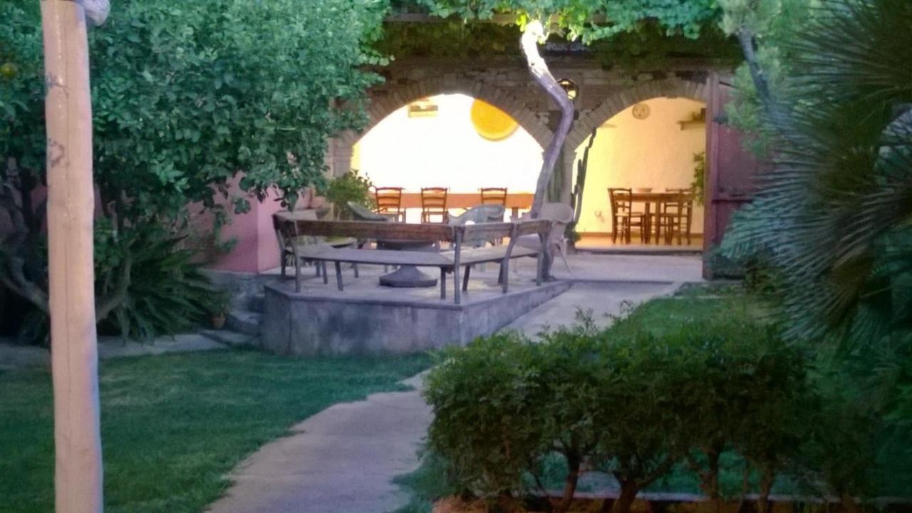 Agriturismo Il Melograno リオーラ・サルド エクステリア 写真